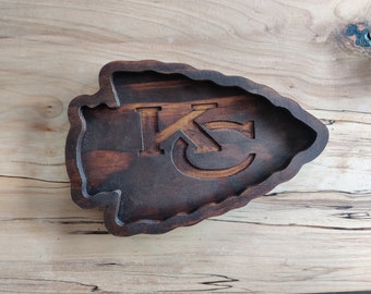 Bandeja de madera para llaves de los Kansas City Chiefs, regalo personalizado para aficionados al fútbol americano, bandeja multiusos para mesita de noche de los KC Chiefs, regalo para padrinos de boda
