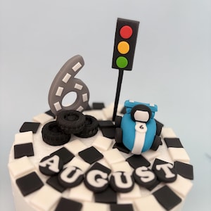 Toppers per torte a forma di auto - auto da corsa in fondente - auto da corsa commestibili - decorazioni personalizzate per compleanni - auto e accessori fatti a mano - torta di compleanno