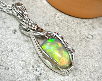 Sterling Silber Draht Gewickelt Äthiopische Opal Anhänger: Oktober Geburtsstein