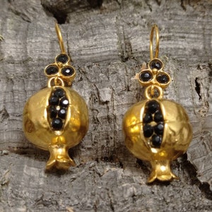 Black seeds  pomegranate turkish  earrings,faceted black onix hook earrings,dangle bronze Gold plated earrings,boho ottoman earring