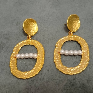 Oval hammered earrings, dangle post stud matte gold plated statement turkish earrings,handmade geometric jewelry with pearls