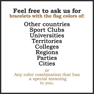 K&ouml;nnte beinhalten: Wei&szlig;er Hintergrund mit schwarzem und braunem Text. Der Text lautet: "Fragen Sie uns nach Armb&auml;ndern mit den Flaggenfarben von: Anderen L&auml;ndern, Sportvereinen, Universit&auml;ten, Territorien, Hochschulen, Regionen, Parteien, St&auml;dten oder Jeder Farbkombination, die f&uuml;r Sie eine besondere Bedeutung hat."