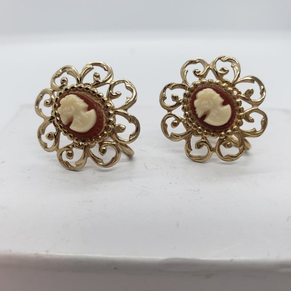 Coro screw back earrings deals