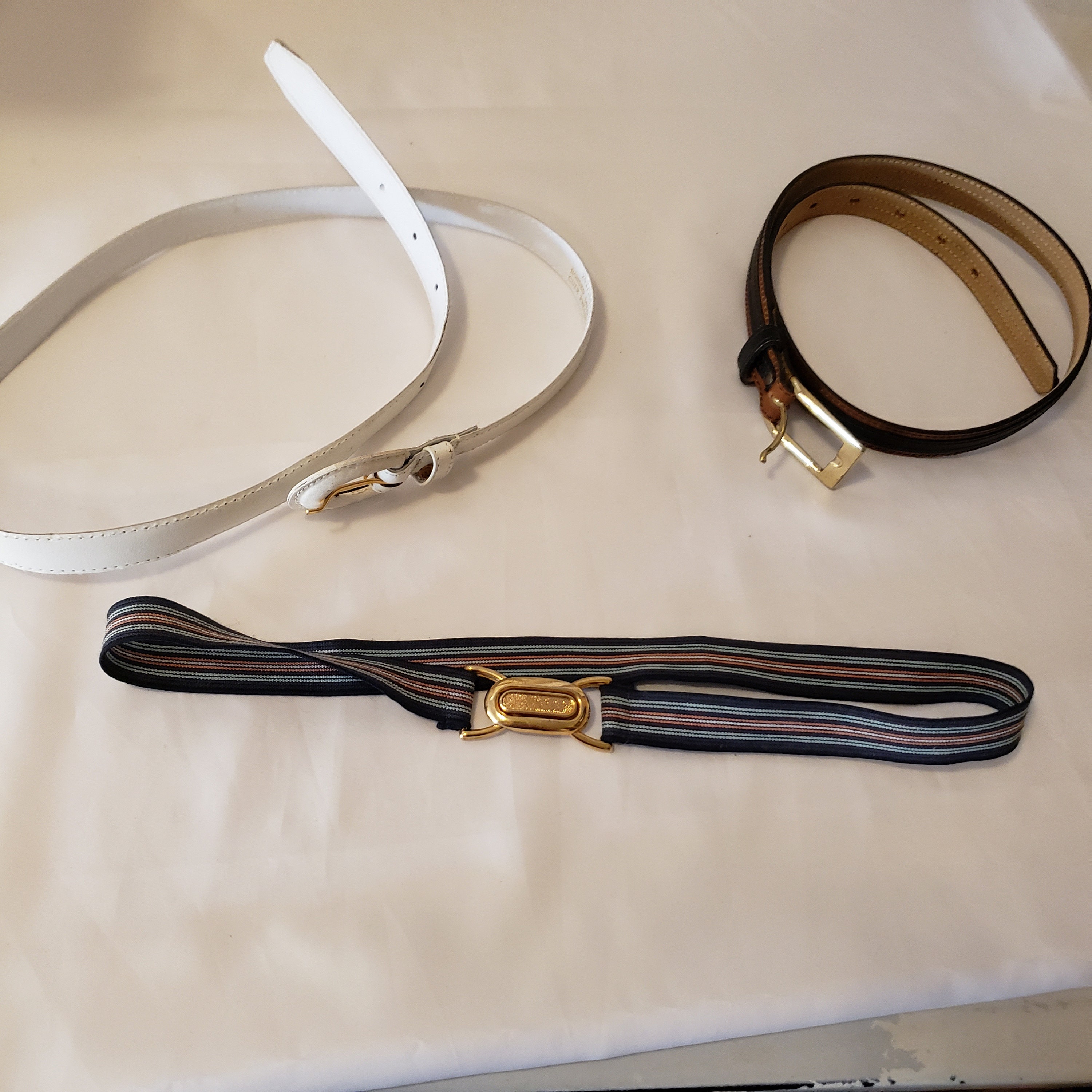 Group of 3 Vintage Ladies Belts. Sizes Small. Skinny Look - Etsy display picture 2