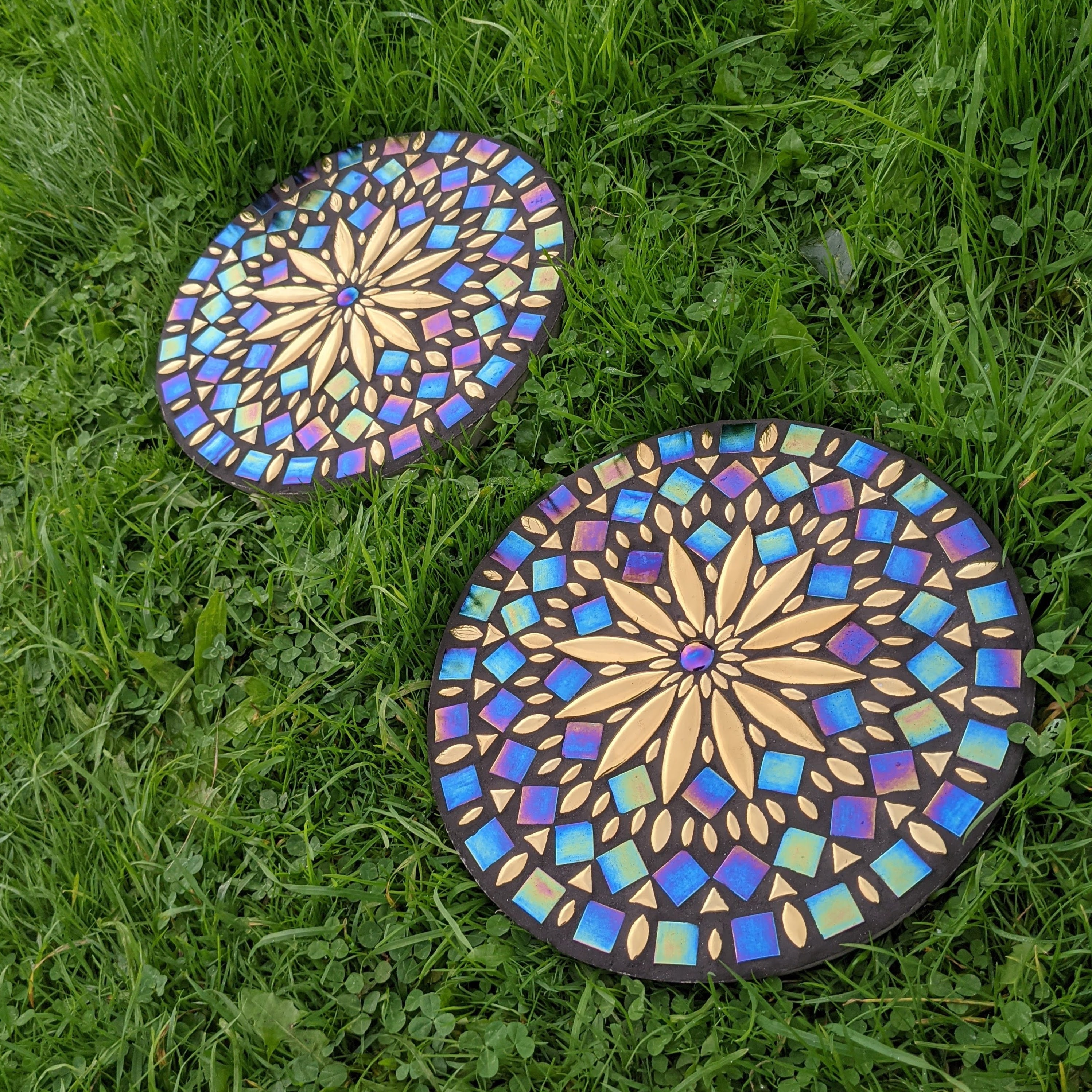 Garden Mosaic Stepping Stone Kit - Mushroom and Flower Patterns - NEW