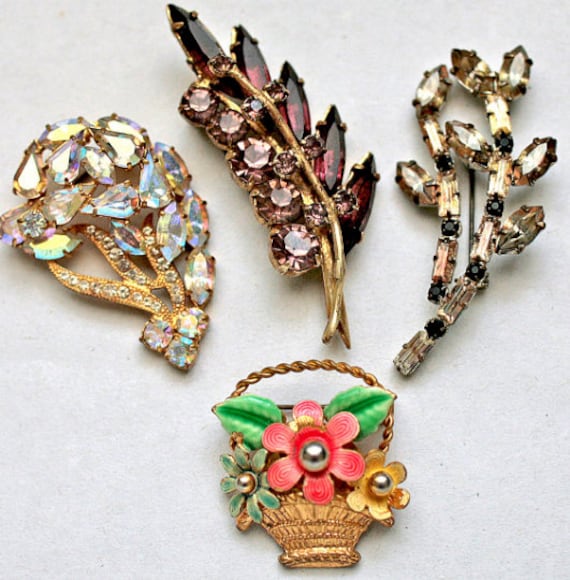 Broche vintage baroque cabochon topaz et nacre - Jeronine Vintage