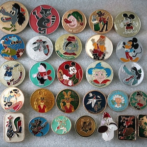 Juego de 28 insignias y alfileres vintage soviéticos para niños, personajes de dibujos animados de la URSS (Unión Soviética).