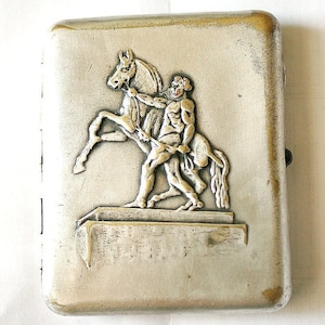 Étui à cigarettes, porte-cartes de visite en laiton plaqué argent, guerrier militaire des années 40 et un cheval de l'Union soviétique, URSS