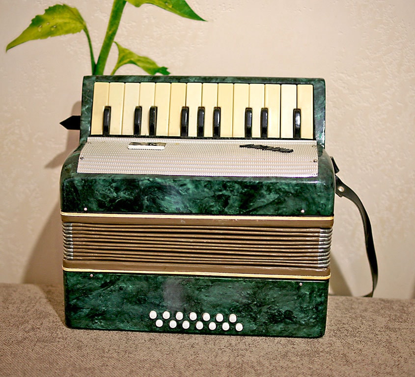 【音出し確認済】HOMKA ボタンアコーディオン 旧ソ連　U.S.S.R.製 Soviet Accordion - Etsy