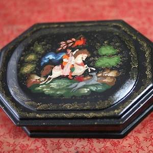 Jewelry box from the USSR 70-80s. Palekh, author&#39;s painting. Ivan Tsarevich and the gray wolf