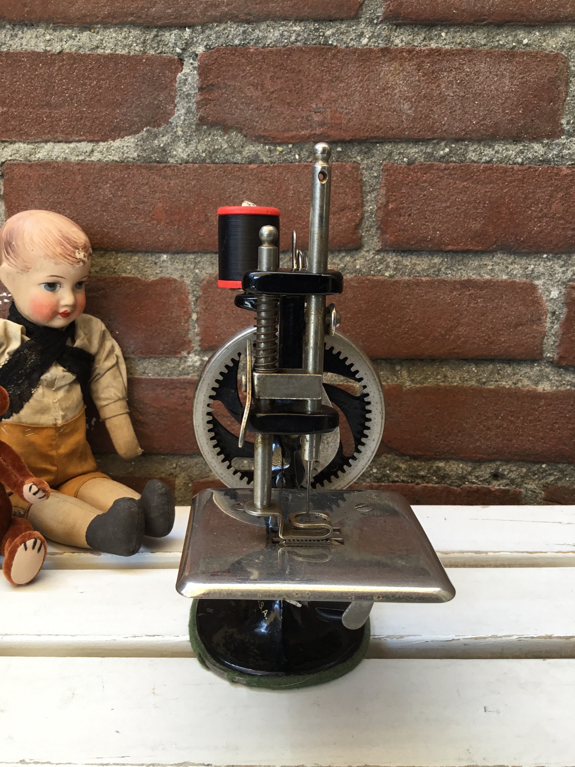 Machine à Coudre Enfant SINGER Années 1930 – Jouet En Tôle – Vintage Collection