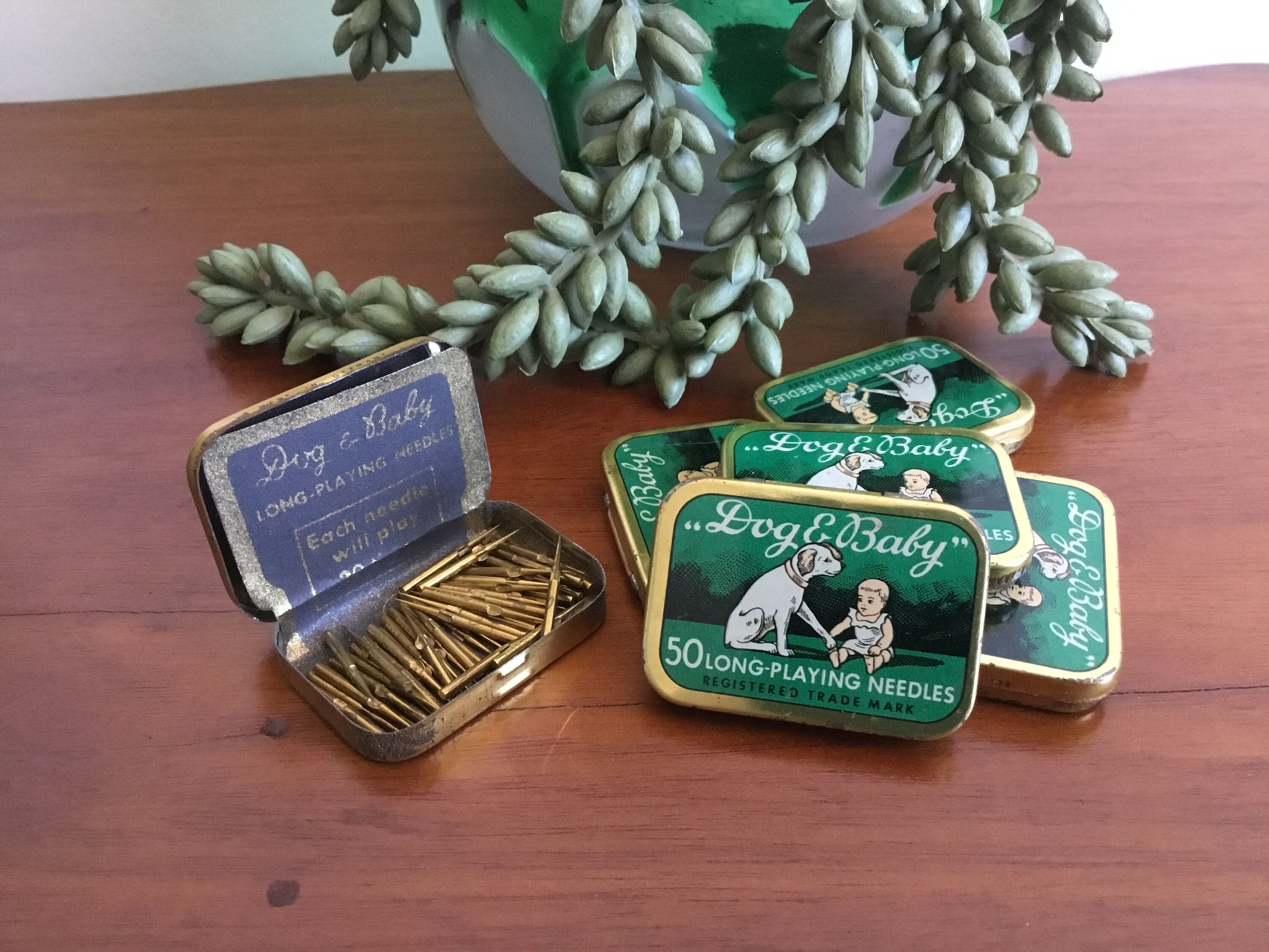 Dog & Baby Gramophone Needle Box With the Original Needles