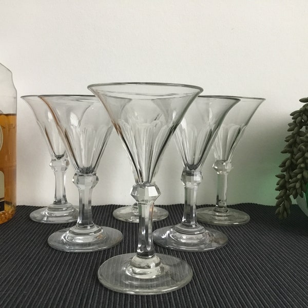 Handmade facet cut liqueur glasses - made around 1870 - set of 6 Liqueur glasses