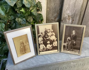 Elegant frame for your photo - silver-colored metal photo frame with anti-reflective glass - your favorite photo in a beautiful vintage frame