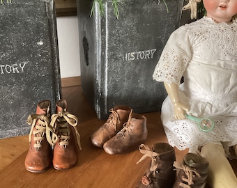 Antique Victorian children&#39;s shoes - worn circa 1860/1900