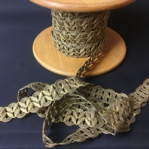 Original packaging Gold Galon - very old lace - antique costume decorations - metallic lace - Approx. 1930 - sold per 25 meter roll.