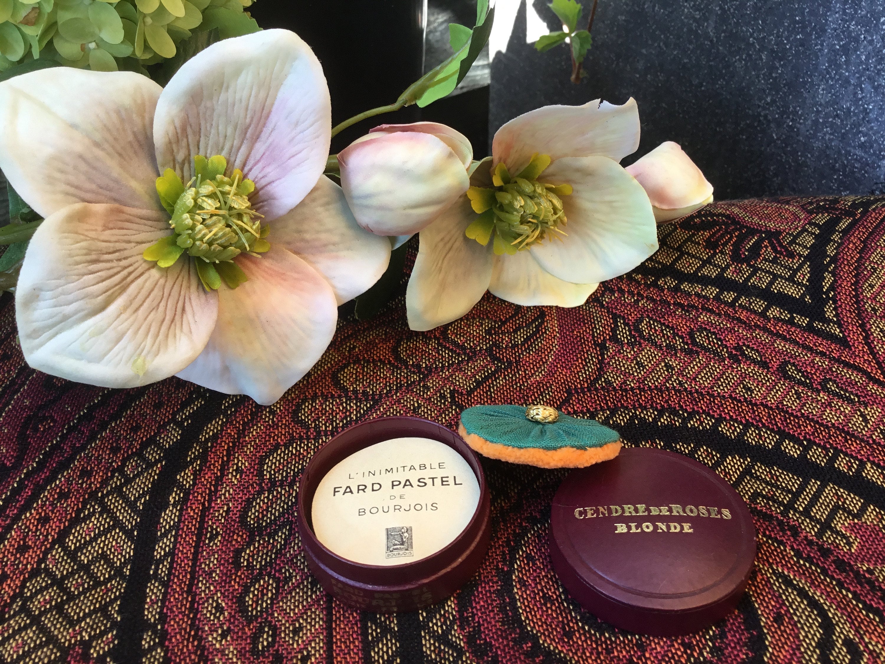 Blush Rouge Powder Box - Bourjois France Paris - Cendre de Roses Blonde - make-up Rouge Powder Box Ca.1950 Fard pastel No.