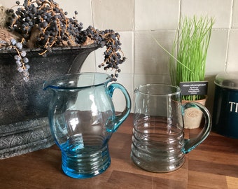 Glaswasserkrug in Babyblauglas - Gießkanne - alte Küchendeko