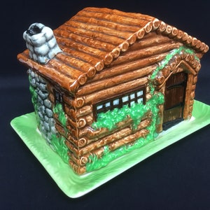 Cloche à fromage en forme de chalet en bois, cabane en rondins, vaisselle anglaise Beswick Ca. 1950