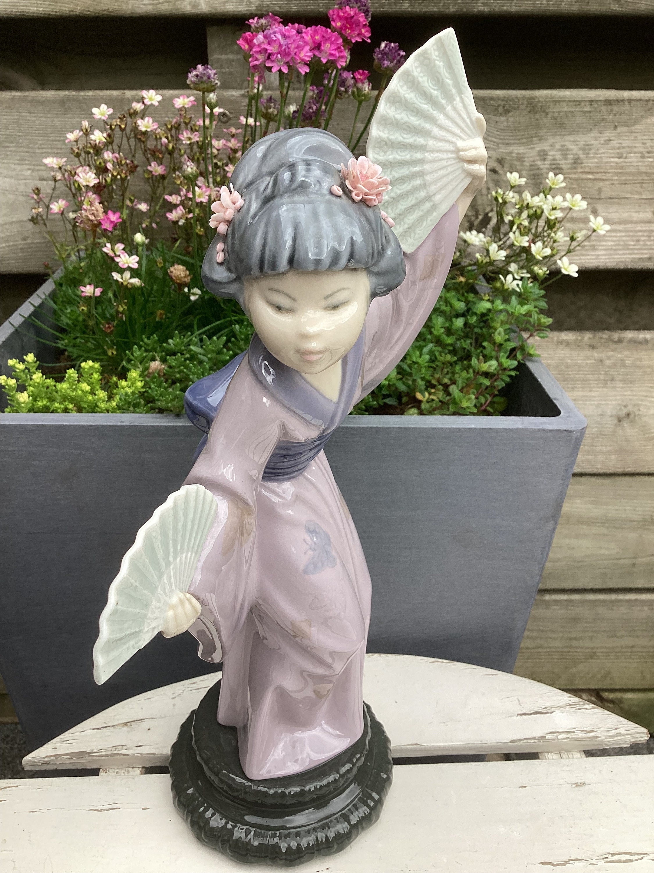 LLADRO Porcelain Statues - Geishas Dressed in Kimonos - Statue