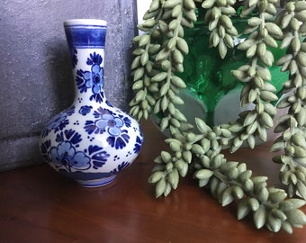 Small Vase Hand-painted with a Decor of Small Flowers - Royal Porceleyne Fles - Delft blue decorative object