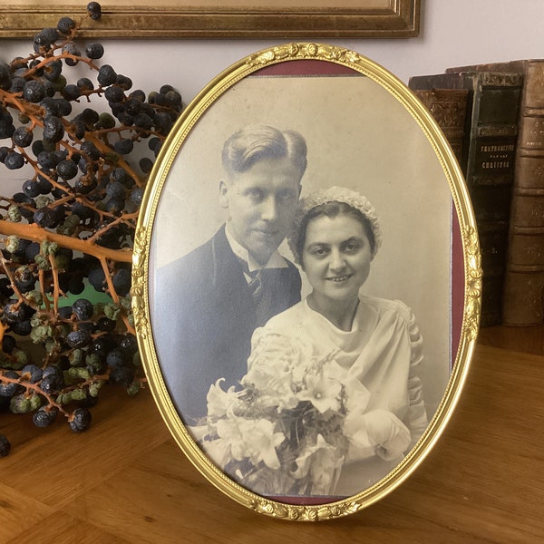 Ovaal Fotolijstje Goud gekleurde Metalen Foto frame met bloemenranden - voor verticaal of horizontaal gebruik - Vintage ontspiegeld glas