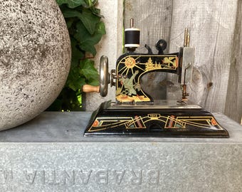 ビンテージ KAYANEE Sew Master おもちゃのミシン、動作する金属製