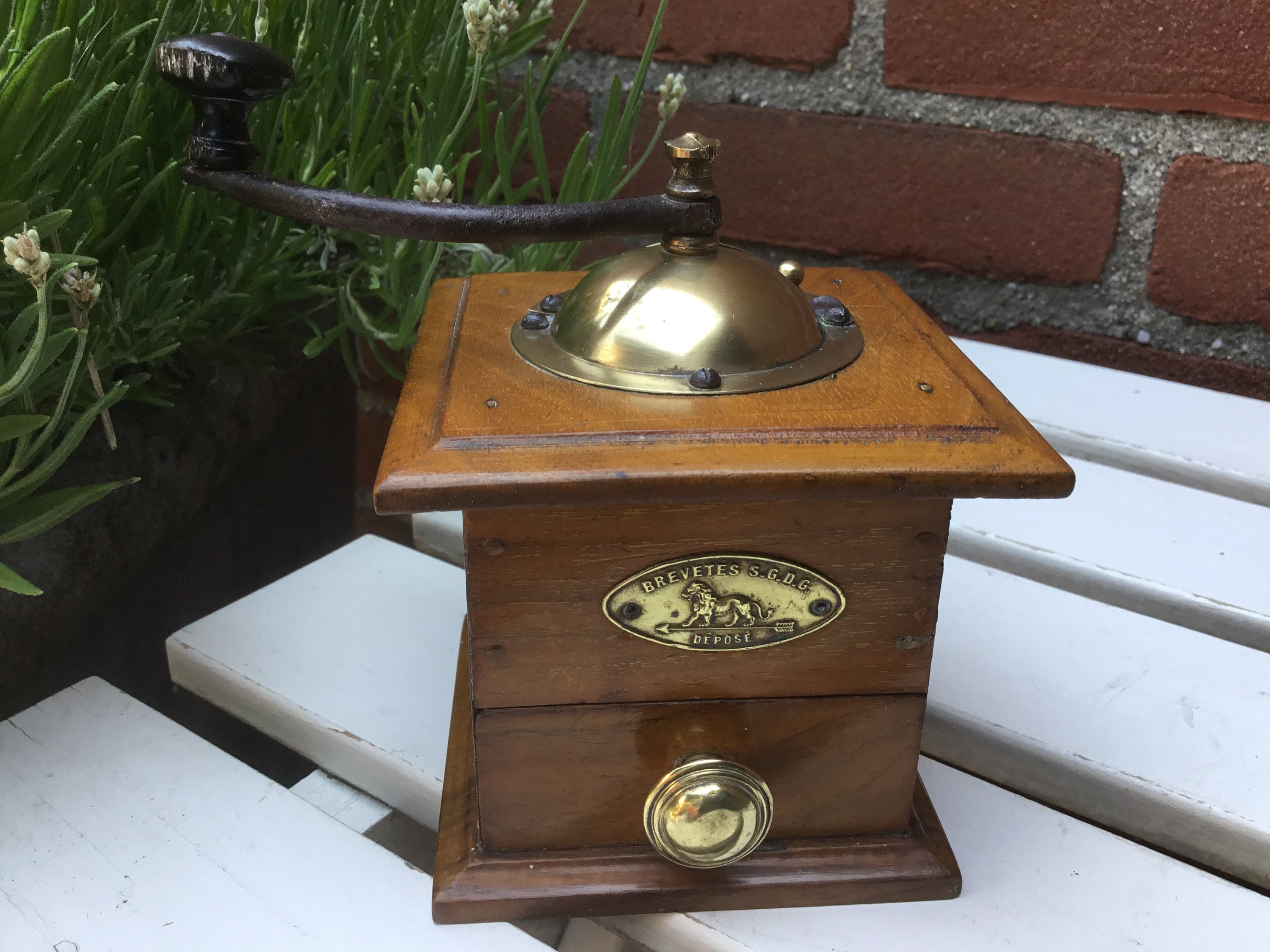2 MOULINS A CAFE enfant ,jouet anciens en bois ORIGINAUX
