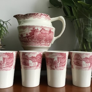 Milk jug with cups from Société Ceramique Maastricht, Decor Boerenhoeve Red