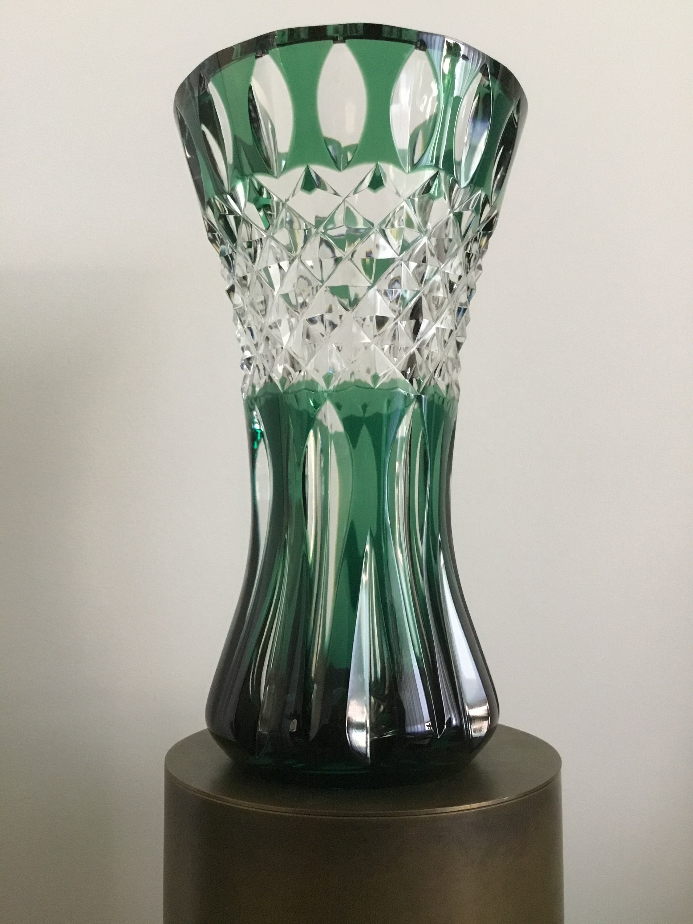 ヴァル・サン・ランベール ダークグリーンカラーのカットクリスタルの