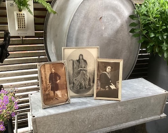 Unique vintage photo frame with charm and character - perfect for giving your interior a stylish vintage or retro character - full of character