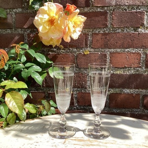 Elegant engraved Champagne glasses - special flutes made around 1900 - beautiful gift for special occasions - housewarming