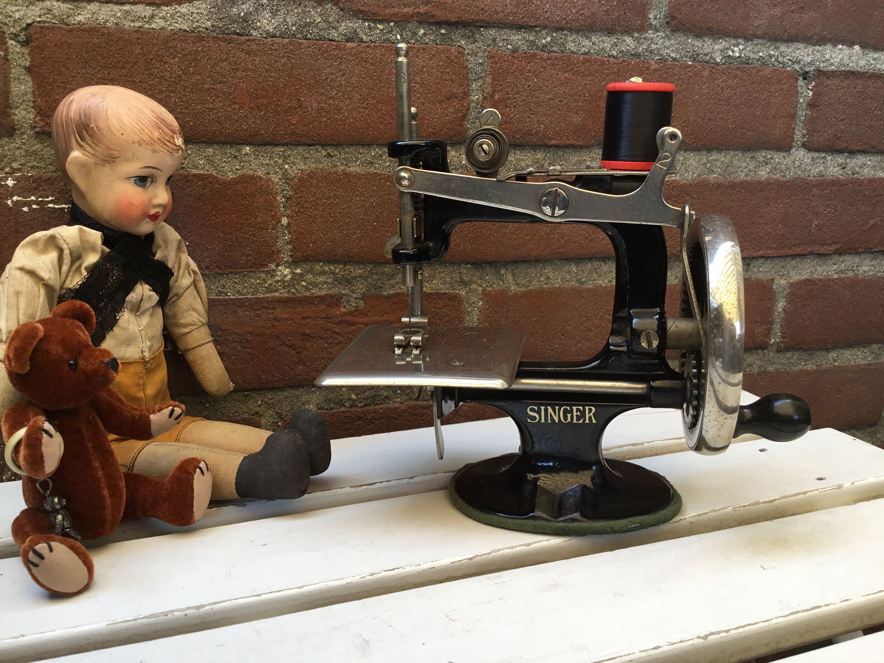 Machine à Coudre Enfant SINGER Années 1930 – Jouet En Tôle – Vintage Collection