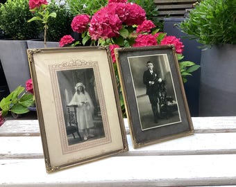 Marco de fotos vintage con adornos florales en las esquinas - Marco de fotos de latón dorado con cristal convexo - Diseño danés
