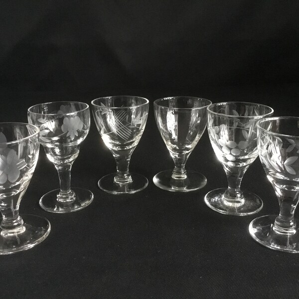 Vintage Likeur/borrel glas set van 6 verschillende glaasjes met ieder een apart slijpsel - allen zijn afkomstig uit de fifties en sixties