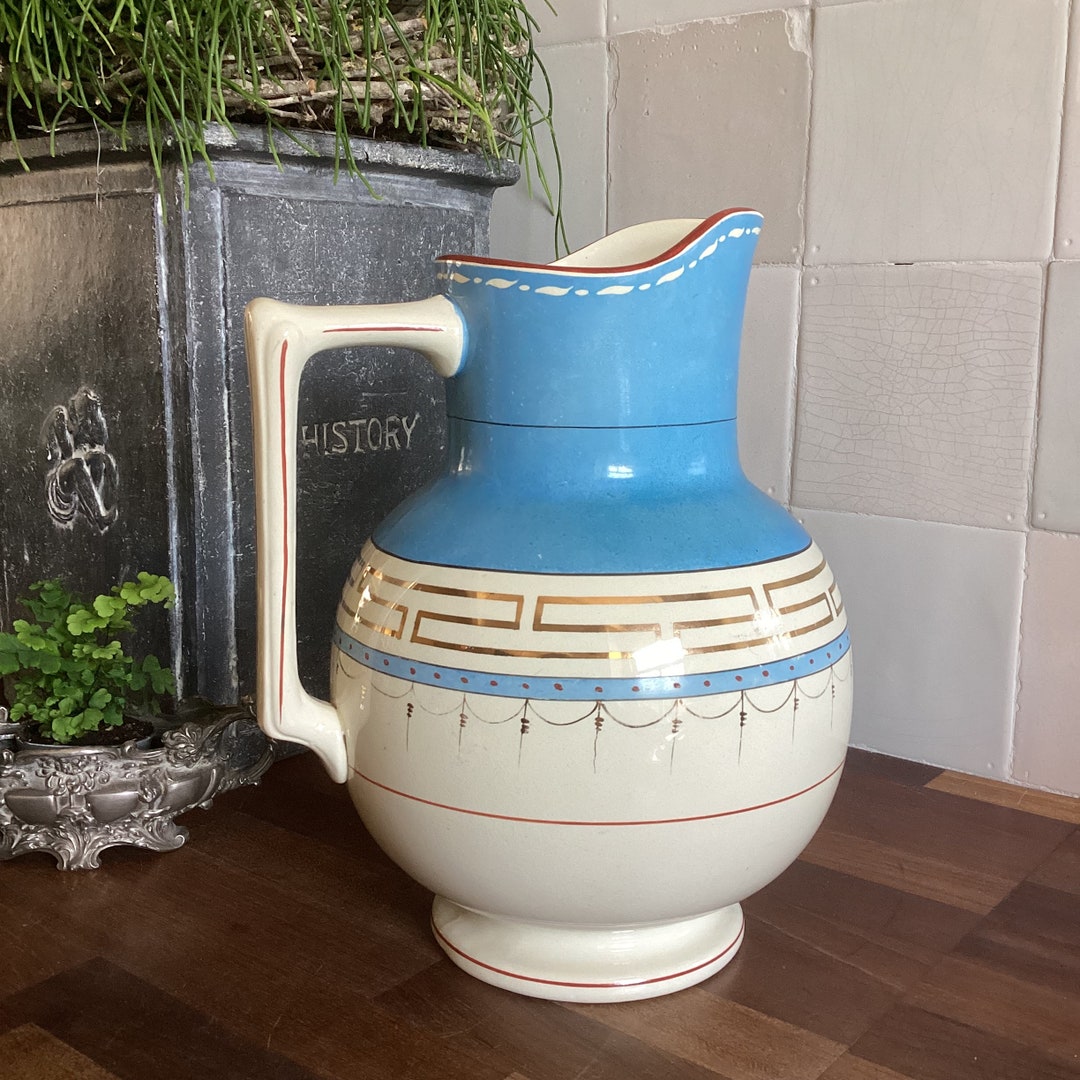 Pichet à eau en poterie française fabriqué vers 1910 Nimy France ...