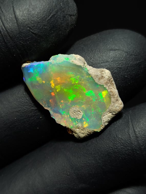 プレシャスオパール 原石 多色 ジュエリー グレード エチオピア 鉱物