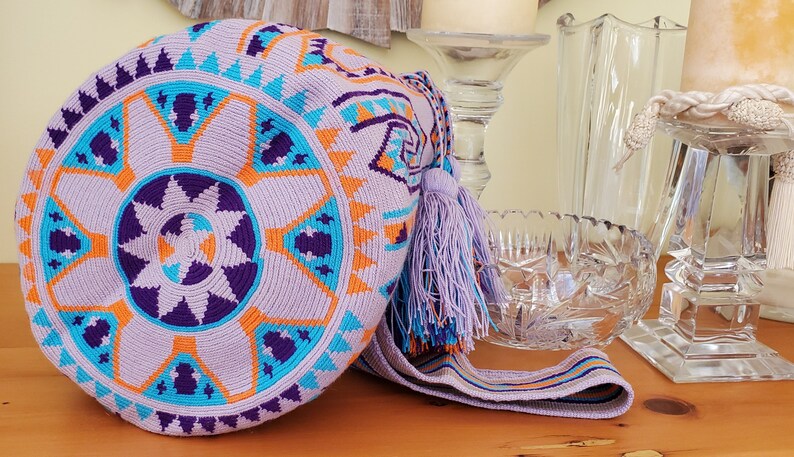 Premium quality single thread size large wayuu mochila bag.