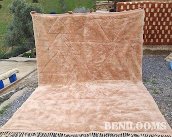 Soft Pink Moroccan Wool Rug: Handmade Berber Decor