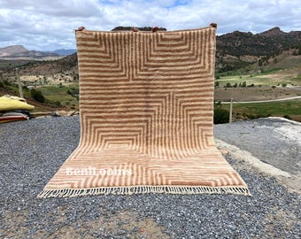Handmade Moroccan Wool Rug: Peach Berber Rug with Geometric Lines