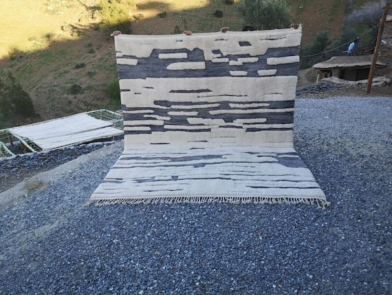 Handmade Moroccan Rug: White & Blue Wool Berber Rug