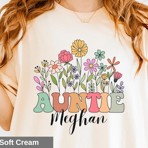 Retro AUNTIE Shirt with Custom Name | Floral Auntie T-Shirt | Personalized Aunt Gift | Cute Auntie Tee | New Aunt Shirt for Women