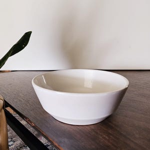 Vintage White Frankoma Bowl - 6N Glaze Marking