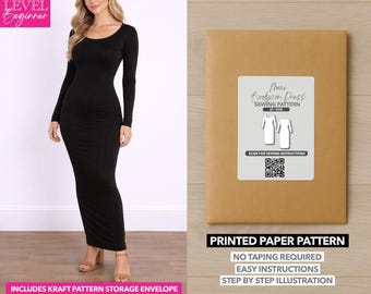 Peut inclure: Une robe longue noire à manches longues et col rond. L'image montre également une enveloppe de patron en papier brun avec une étiquette blanche indiquant "Maxi Bodycon Dress Sewing Pattern". Le texte "Printed Paper Pattern" est également visible.