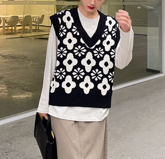 Flower Sweater Vest Black White Knit 