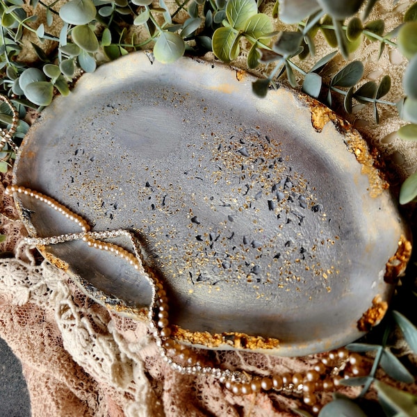 Handmade Oval Catchall Tray, Resin Jewelry Holder, Crystal Stone Unique Ornamental Jewelry Dish, Decorative Table Tray, Sparkly Ring Dish
