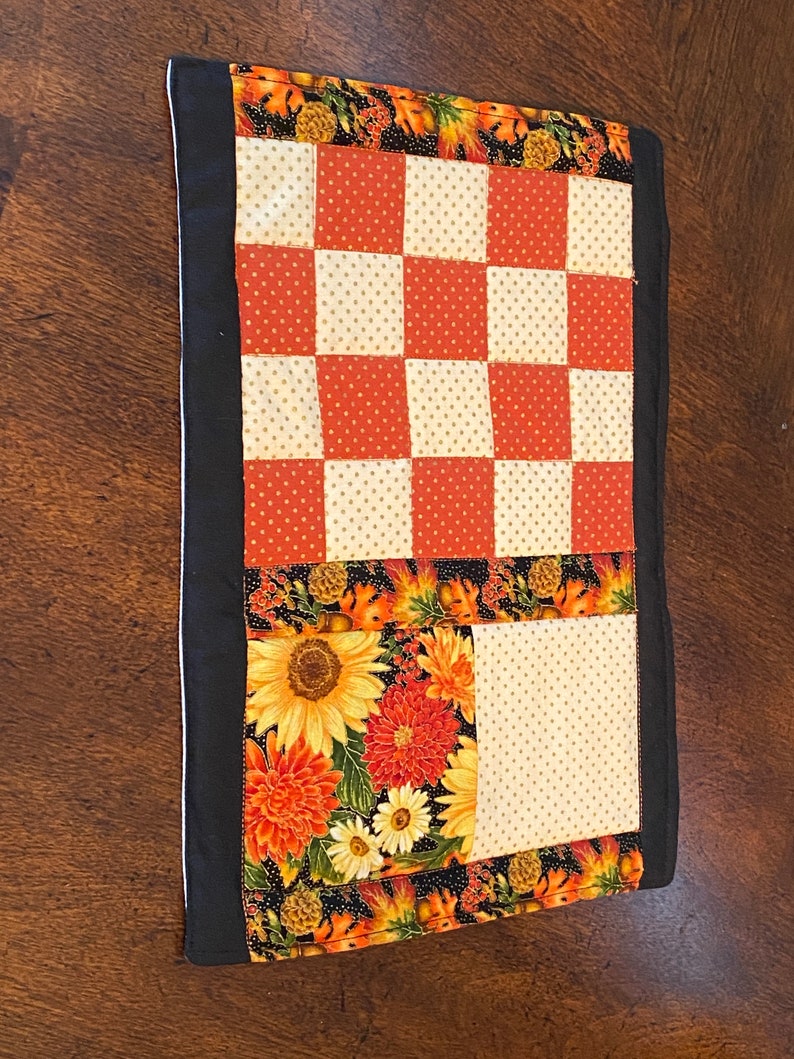 Pocketed snack mats in Autumn colors