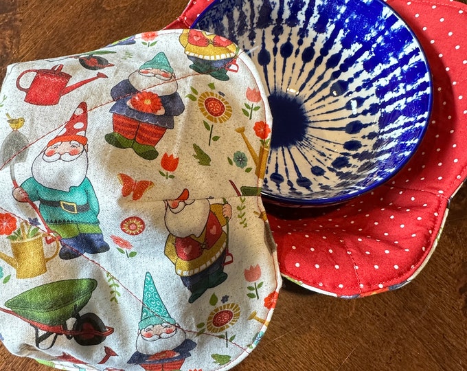 Gnome, Bowl Cozy, Bowl Buddy.  Microwave Safe, Reversible, Garden Gnomes