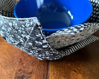 Bowl Cozy, Bowl Buddy.  Microwave Safe, Reversible, black and white colors.