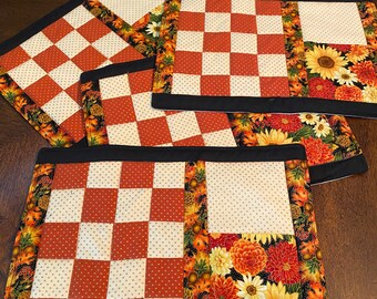 Pocketed snack mats in Autumn colors
